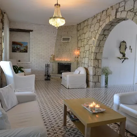Daria Hotel 2*